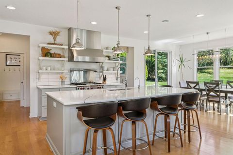 1631 Deephaven Drive Woodbury MN 55129