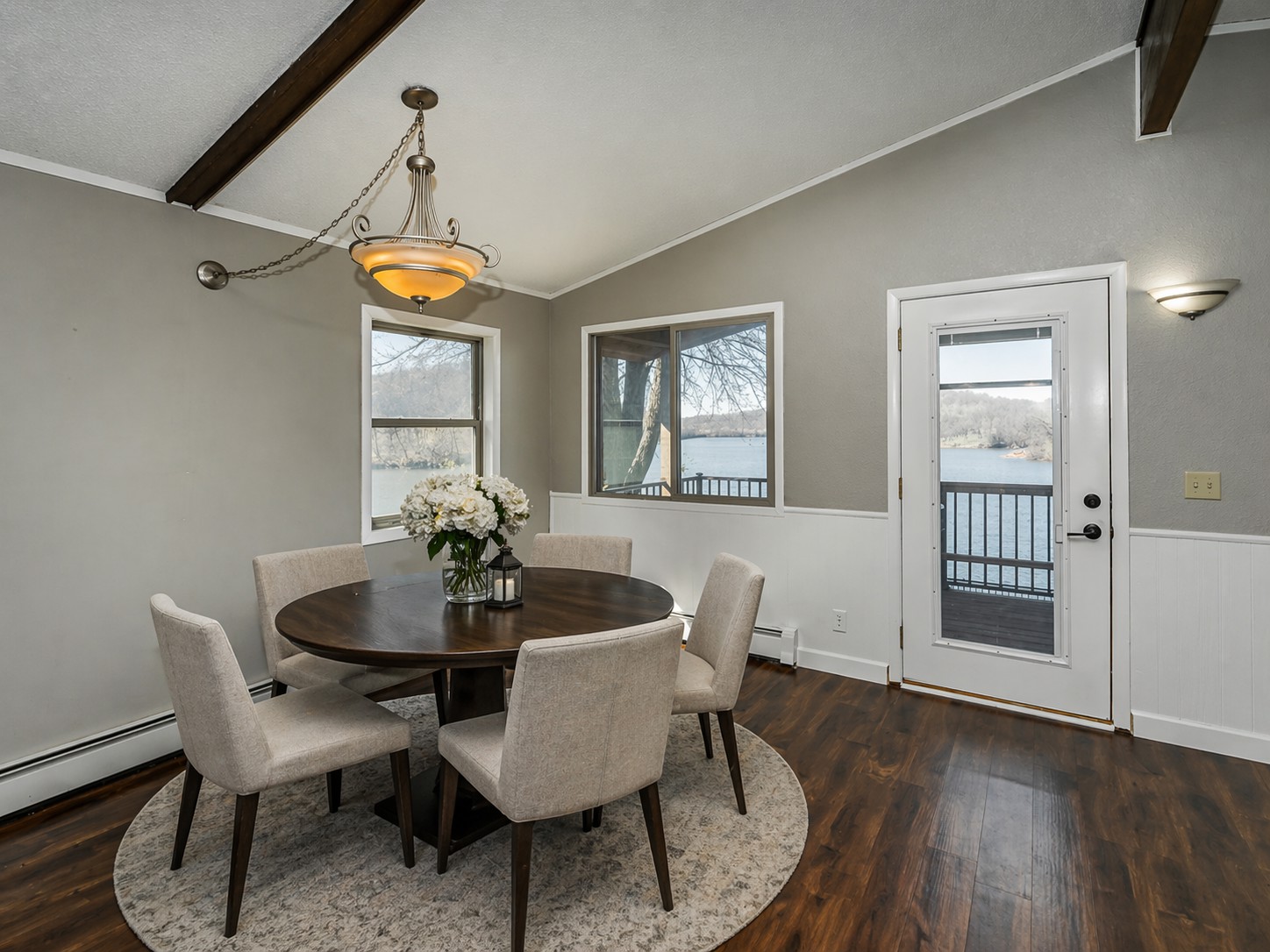 12407 Oak Lodge Lane NE