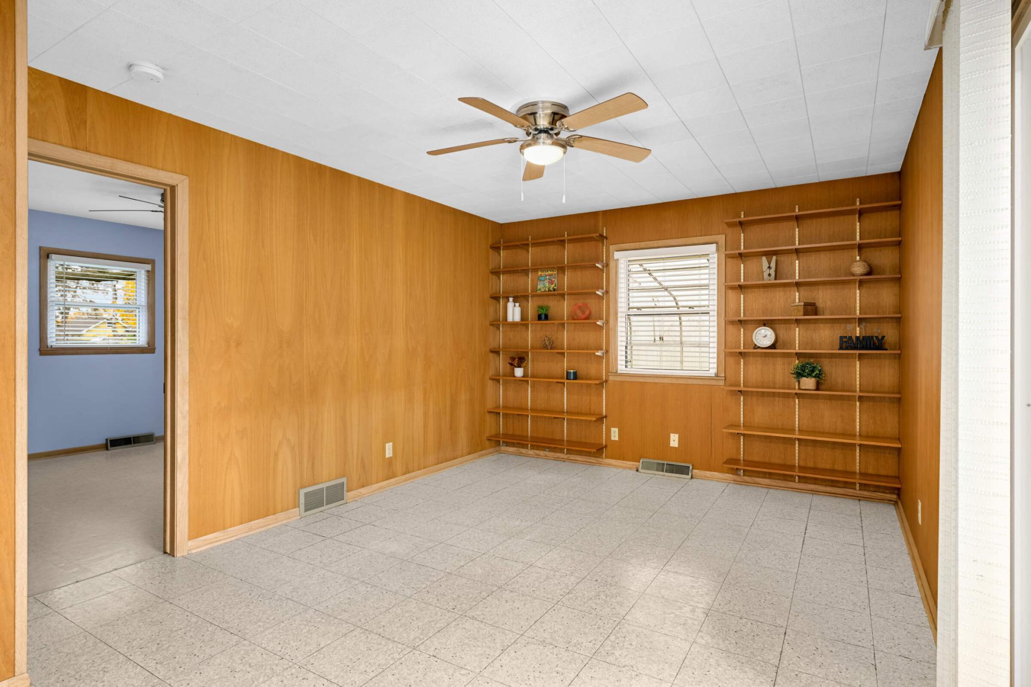 692 Grandview Avenue W