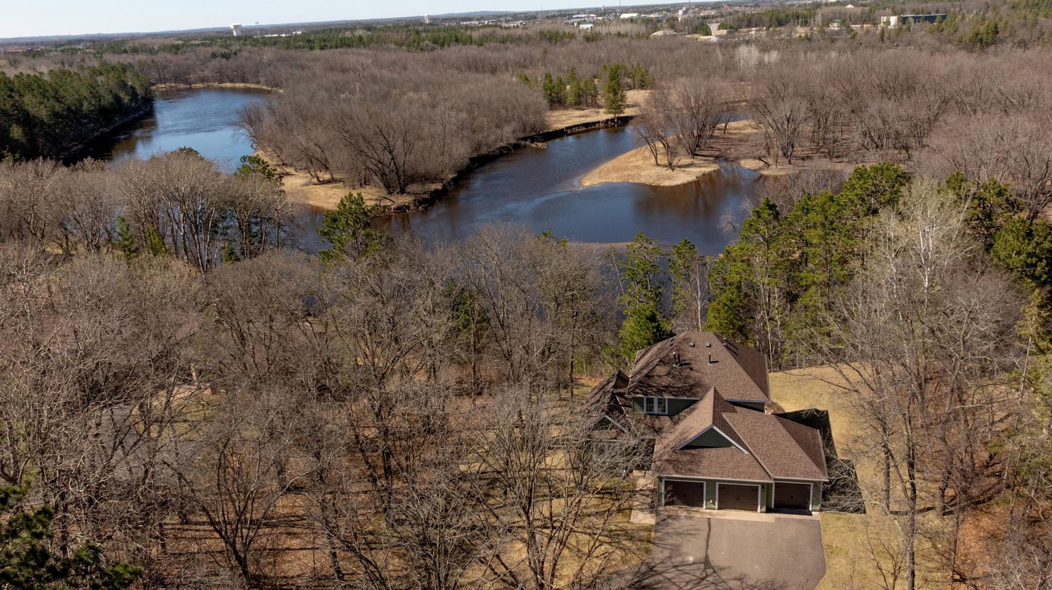 620 Buffalo Hills Lane W