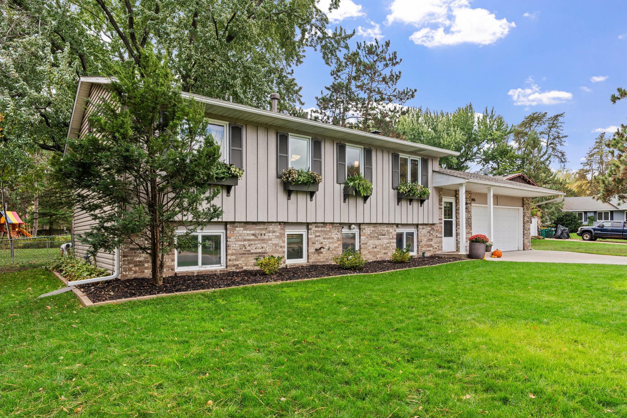 896 Sunrise Court