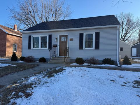 Photo of 505 W Van Dusen Street, Springfield, MN 56087 (MLS # 7008938)