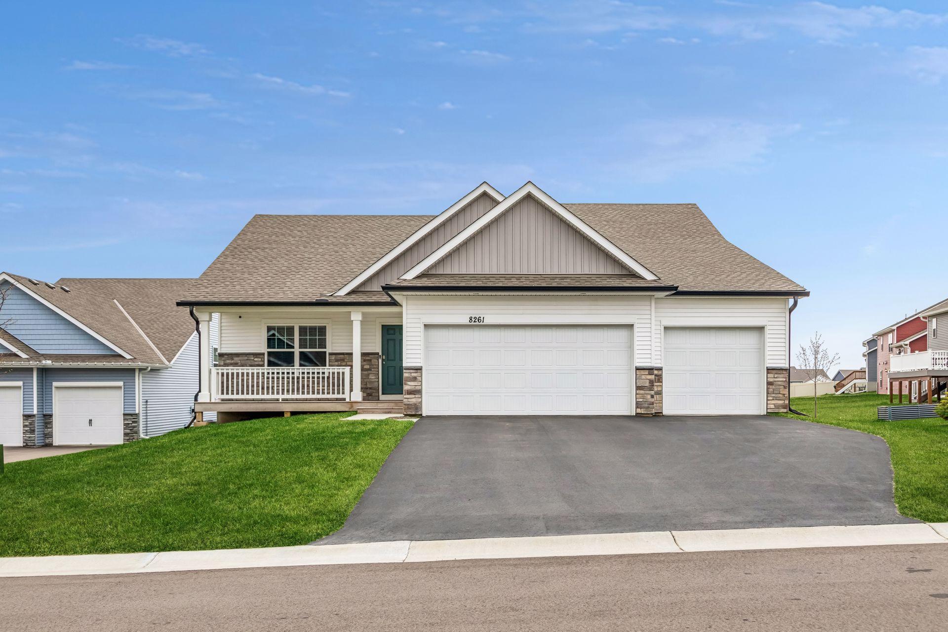 8261 Saddle Trail