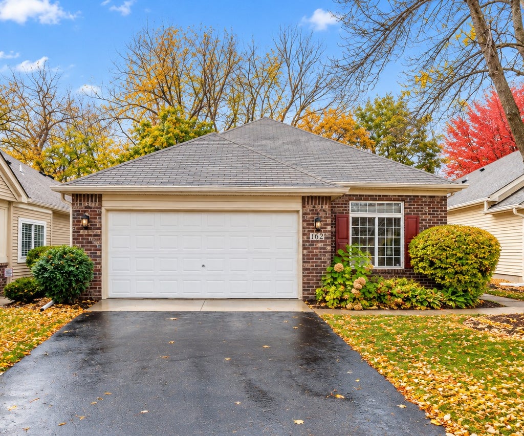 Photo of 162 Lakeview Road E, Chanhassen, MN 55317 (MLS # 7165775)