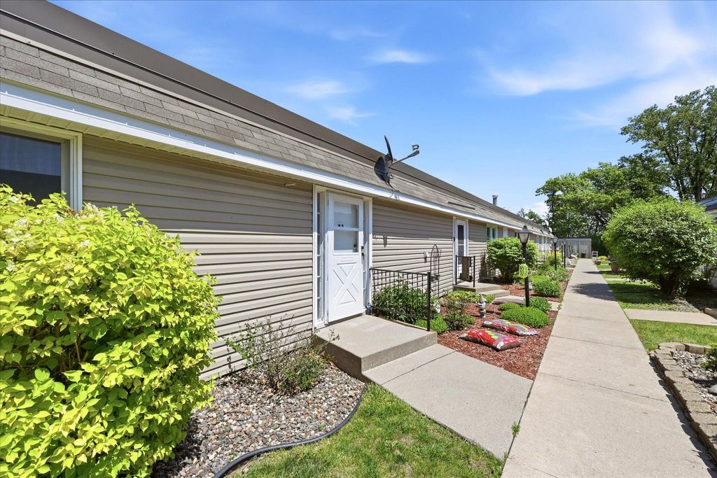 Photo of 6081 Paris Avenue N #B2, Stillwater, MN 55082 (MLS # 7083207)