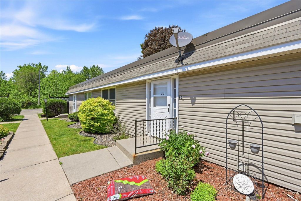 Photo of 6081 Paris Avenue N #B2, Stillwater, MN 55082 (MLS # 7083207)
