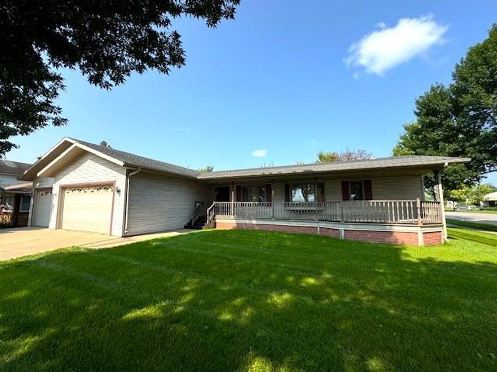 Photo of 305 1st Street SW, Wadena, MN 56482 (MLS # 6680731)