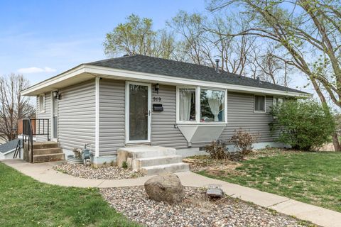 919 7th Avenue E Shakopee MN 55379