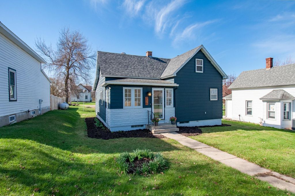 Photo of 215 2nd Avenue NW, Rothsay, MN 56579 (MLS # 7063477)