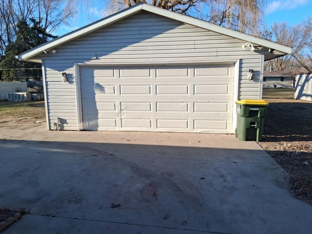 Photo of 803 11 1/2 Avenue SE, Willmar, MN 56201 (MLS # 7053423)