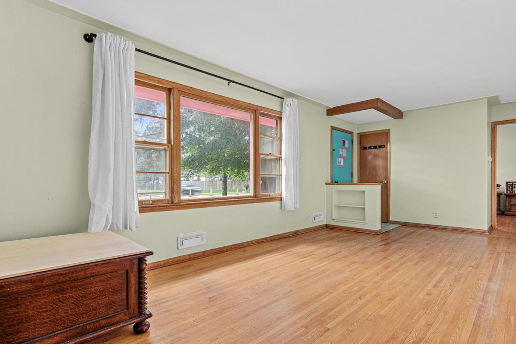 Photo of 2708 Williams Drive, Burnsville, MN 55337 (MLS # 7019000)