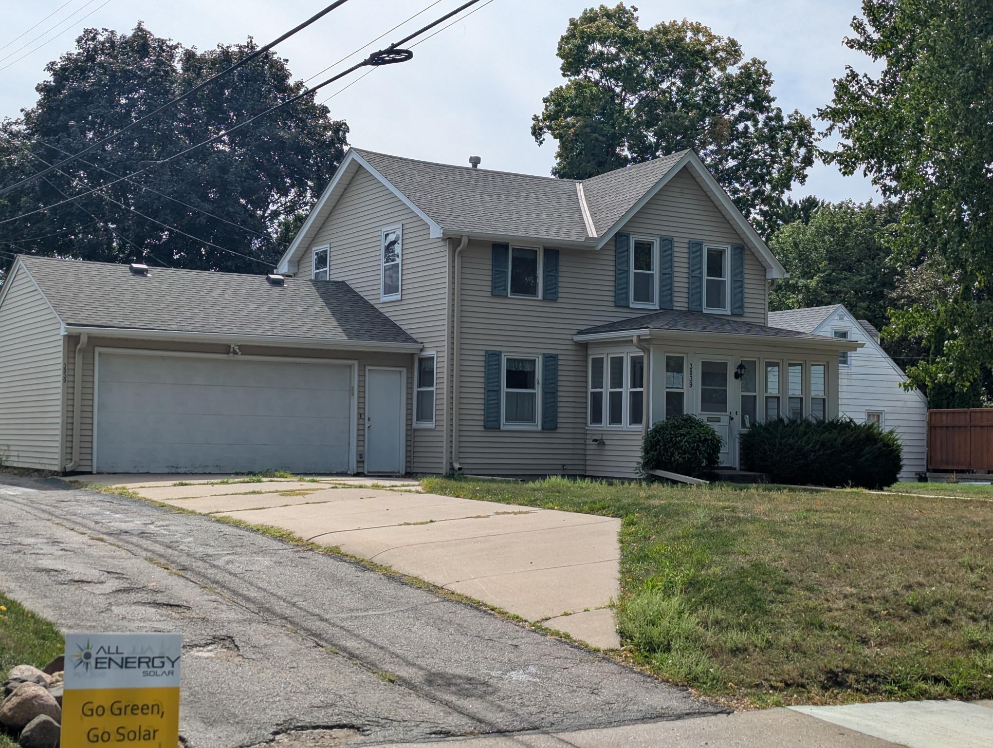 3039 E 45th Street
