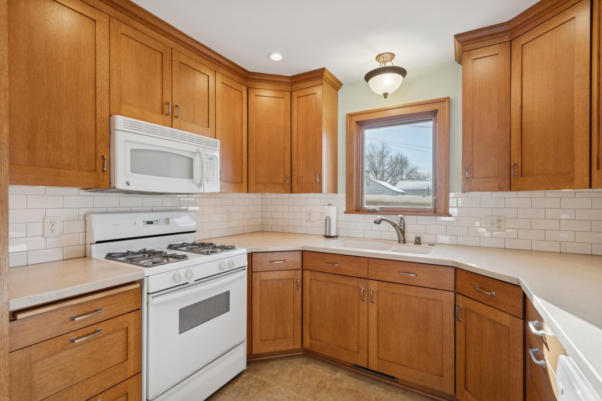 3039 E 45th Street