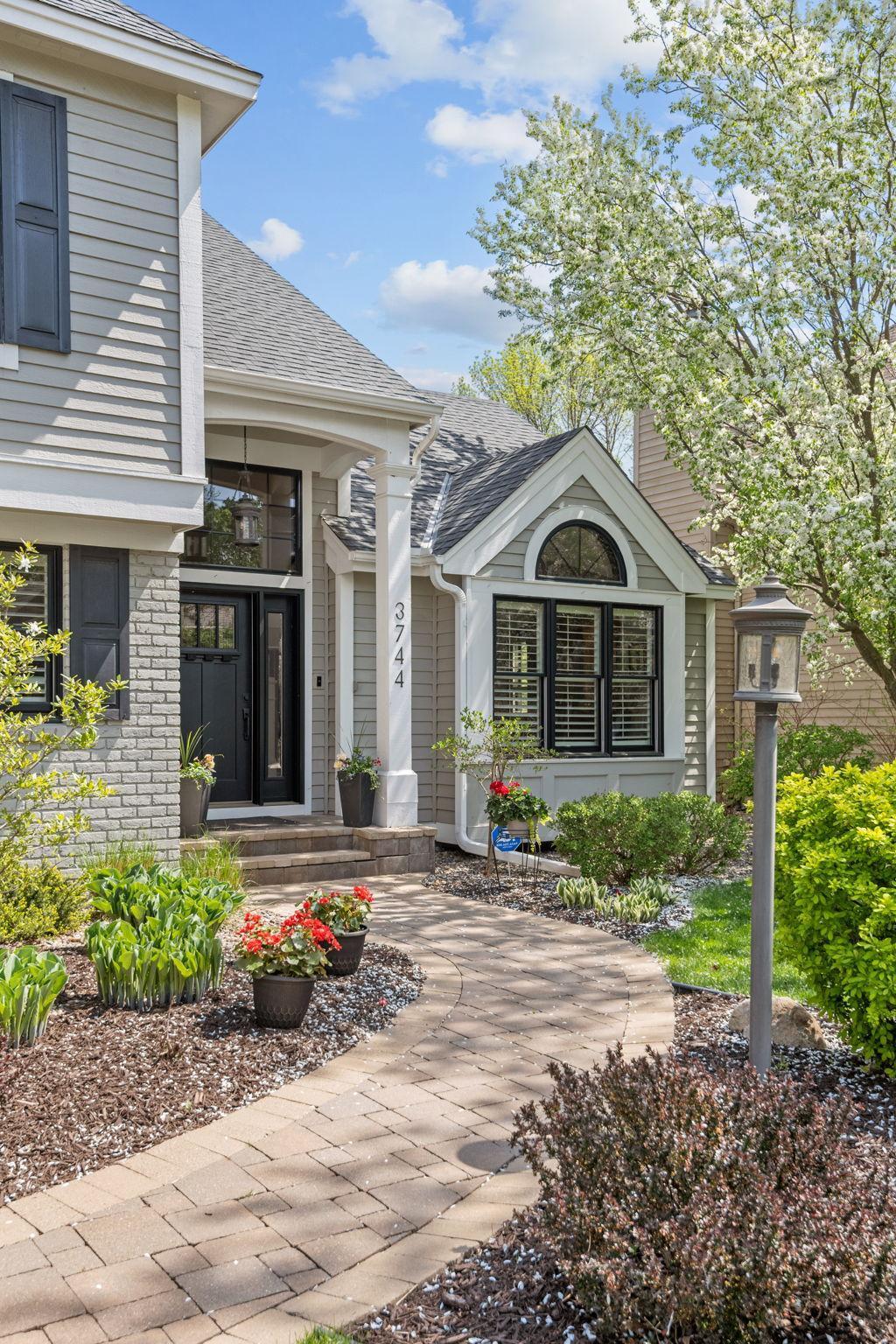 3744 Woodland Trail
