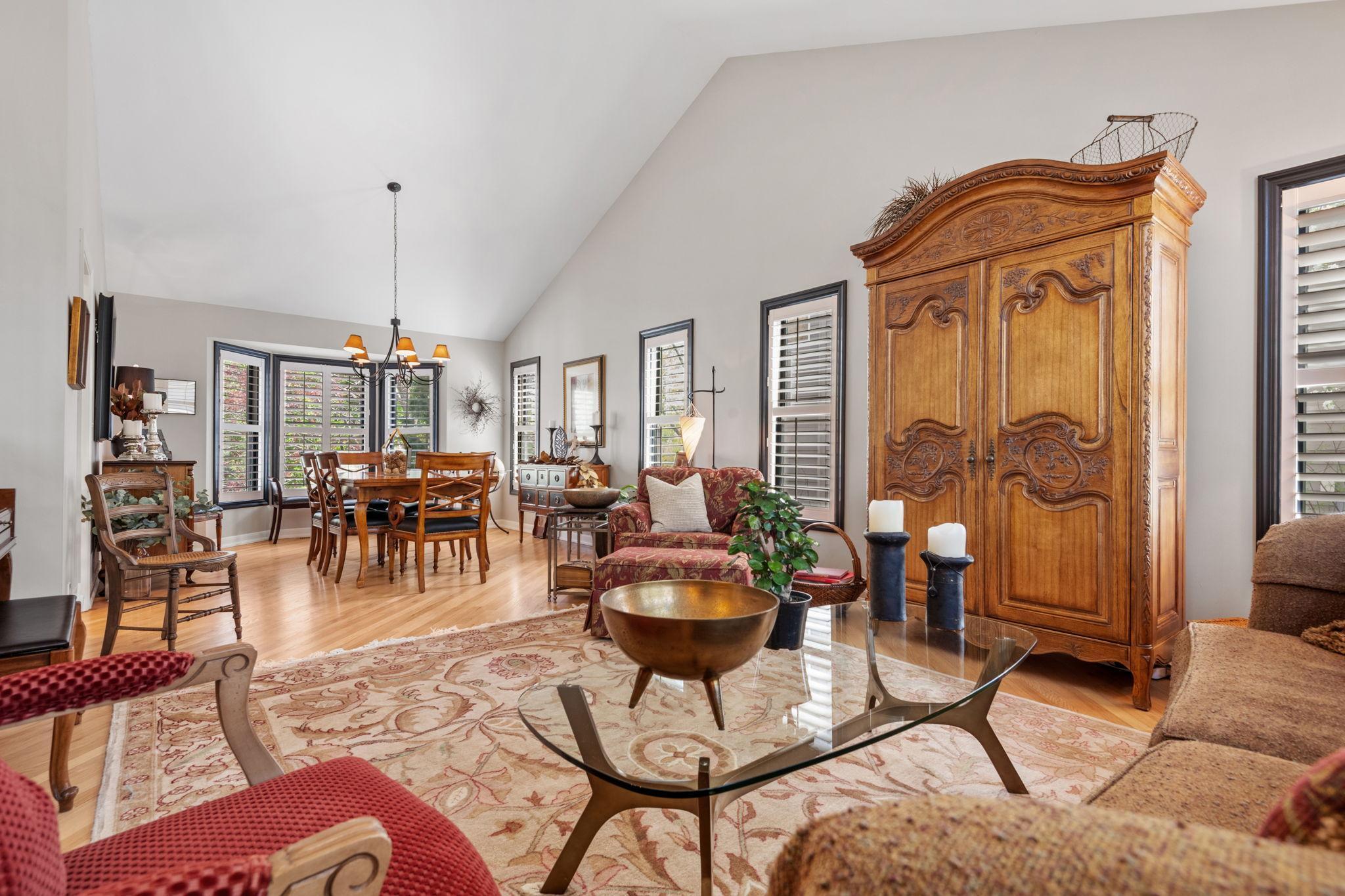3744 Woodland Trail