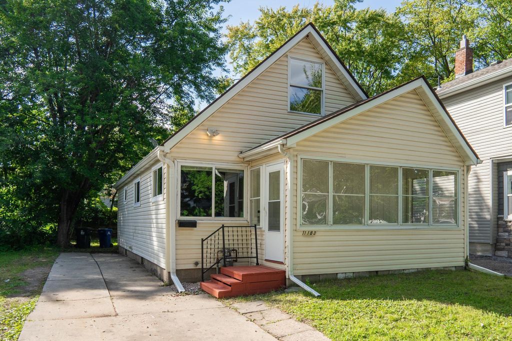 Photo of 1183 Edgerton Street, Saint Paul, MN 55130 (MLS # 6810013)
