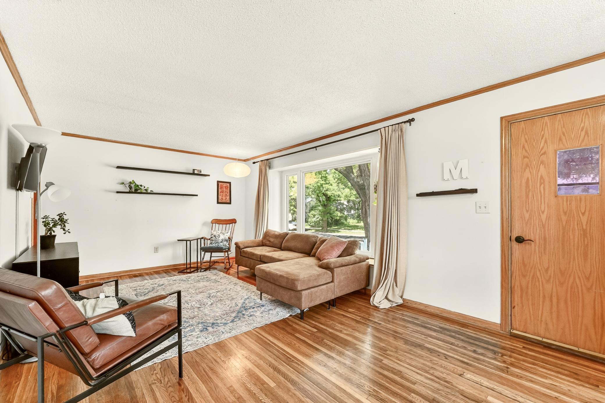 1006 10th Street NE