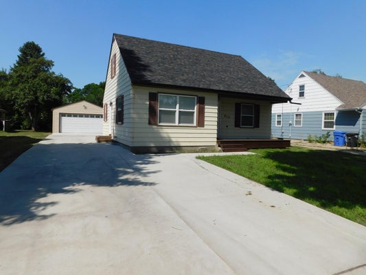 413 22ND ST S, FARGO, ND 58103 - Image 27eeea86f7ec28f05e418acaa596c201/1594071183