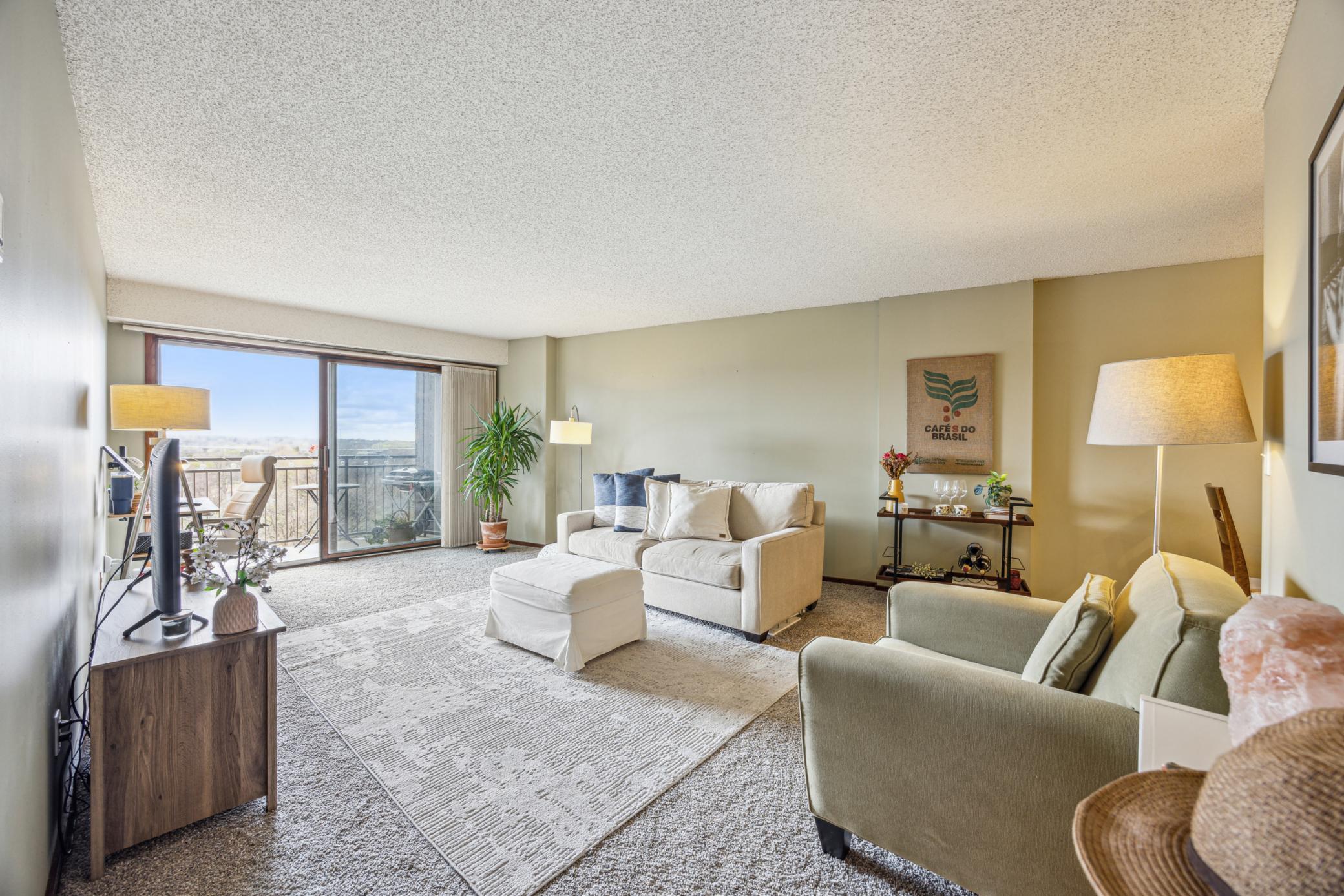 210 W Grant Street 710