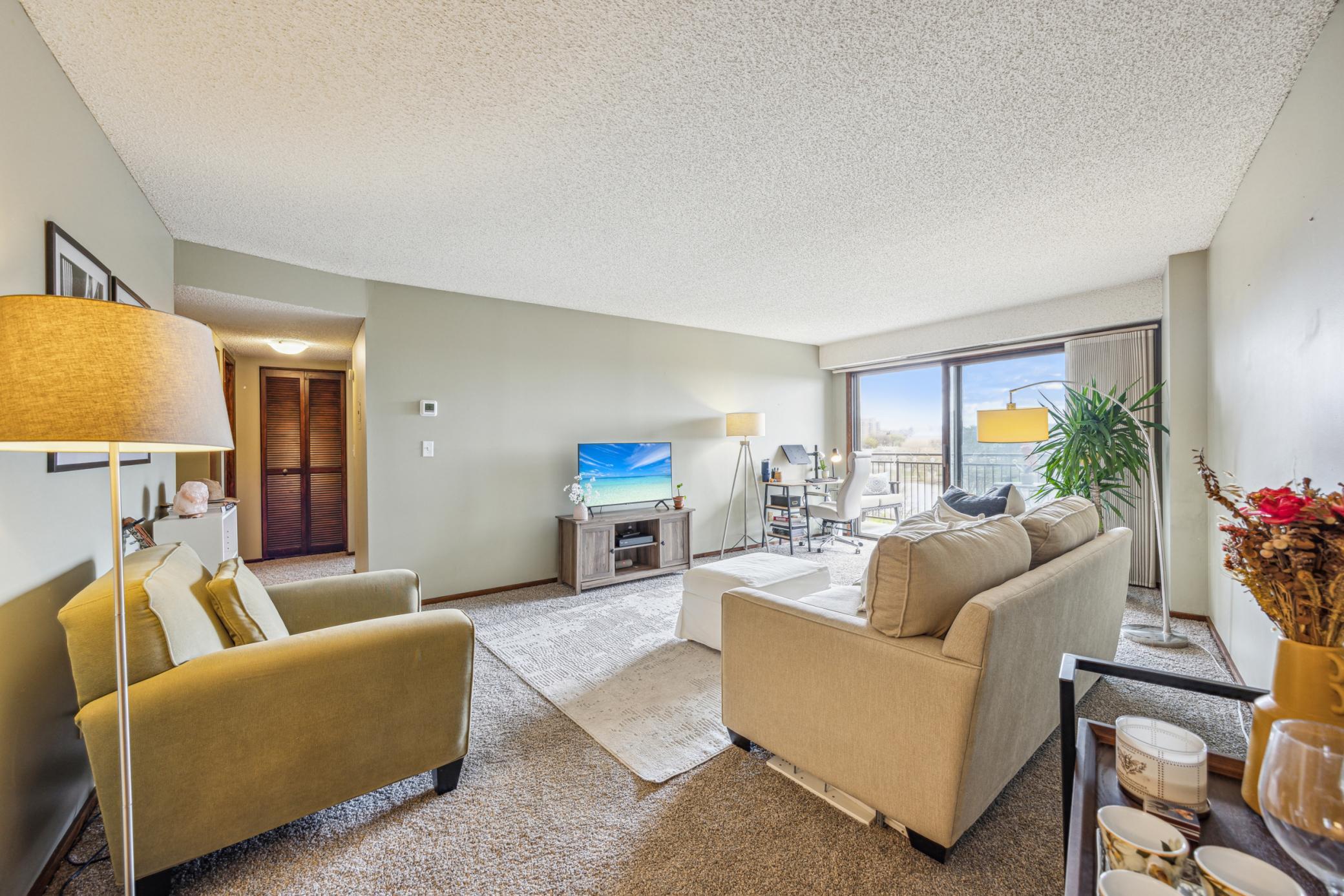 210 W Grant Street 710