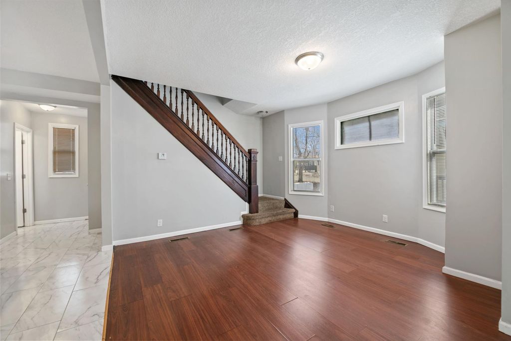 Photo of 745 Fuller Avenue, Saint Paul, MN 55104 (MLS # 7025137)