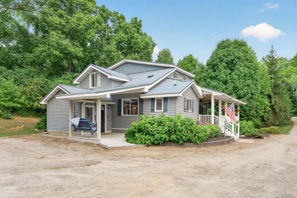 Photo of 7107 Hoyt Avenue NW, Maple Lake, MN 55358 (MLS # 7107709)