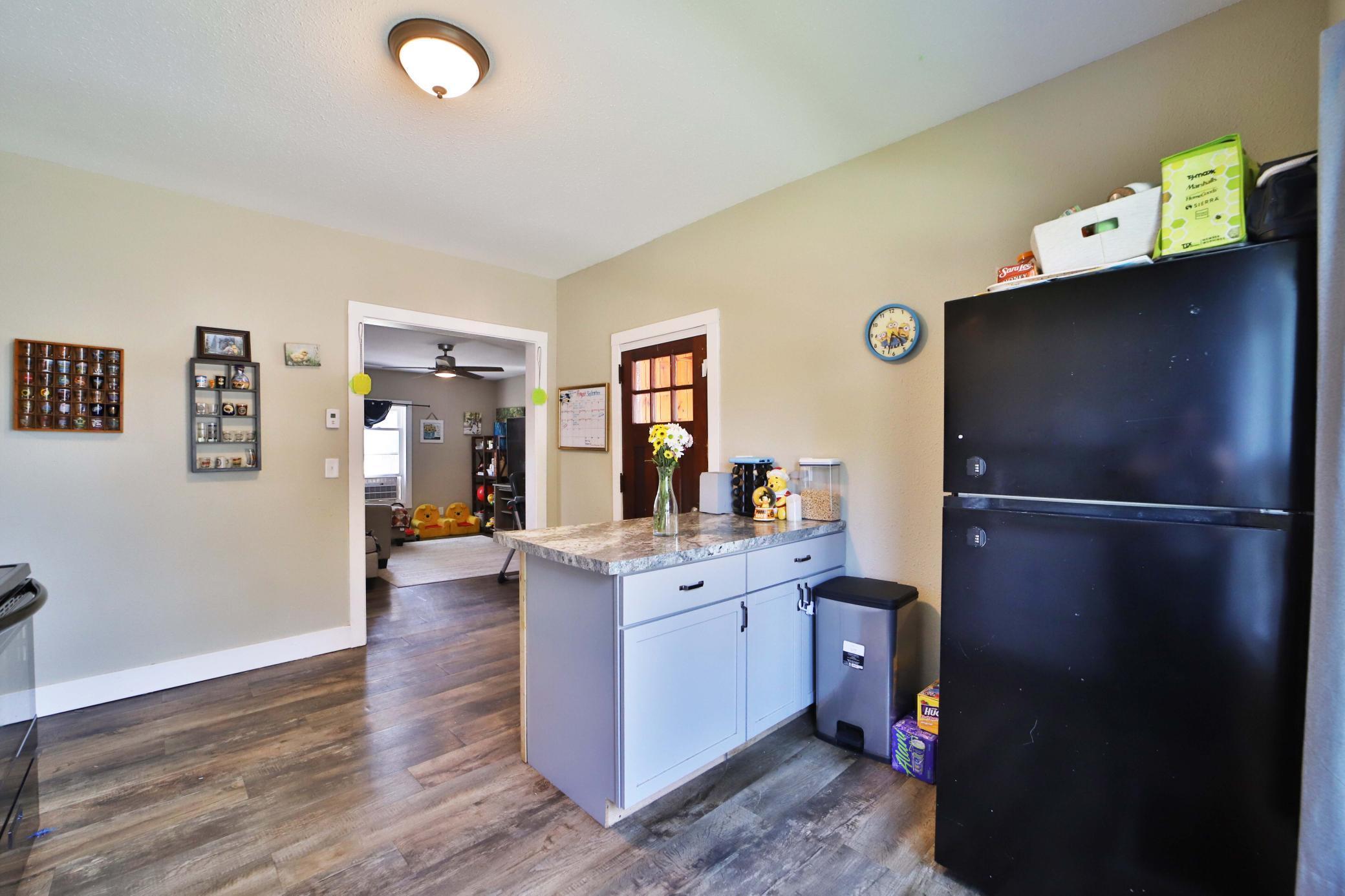 801 S 6th Street
