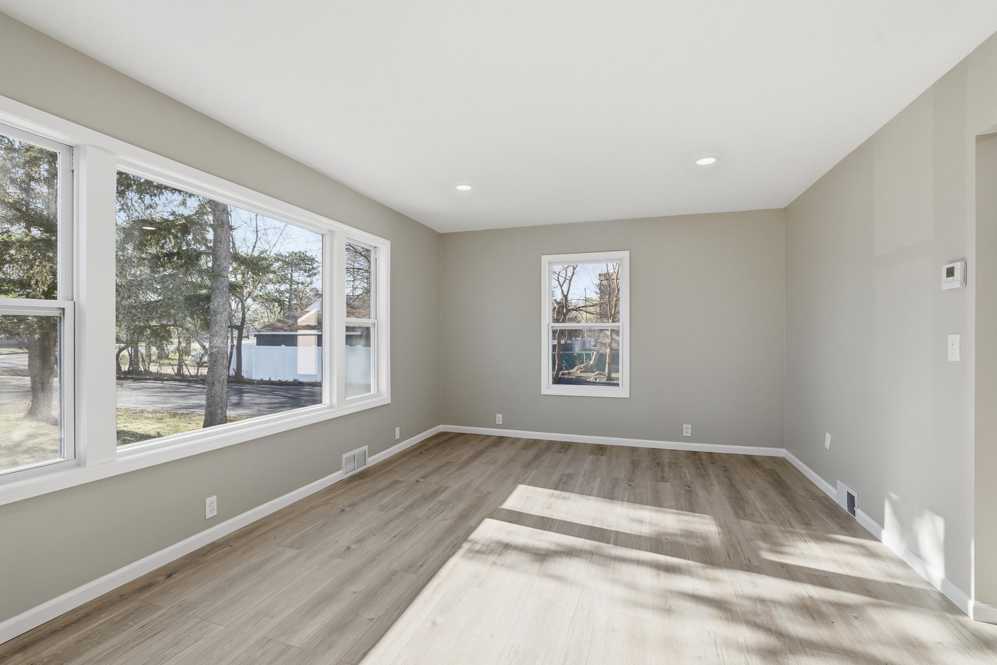 6019 W Broadway Avenue