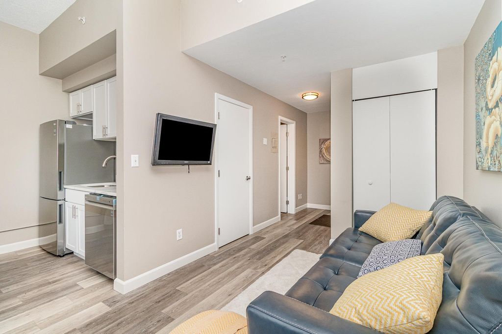 Photo of 488 Wabasha Street N #303, Saint Paul, MN 55102 (MLS # 7003648)