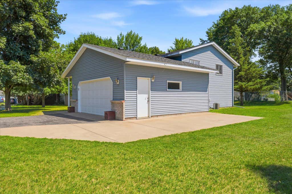 Photo of 1515 32nd Avenue SW, Cambridge, MN 55008 (MLS # 7122292)