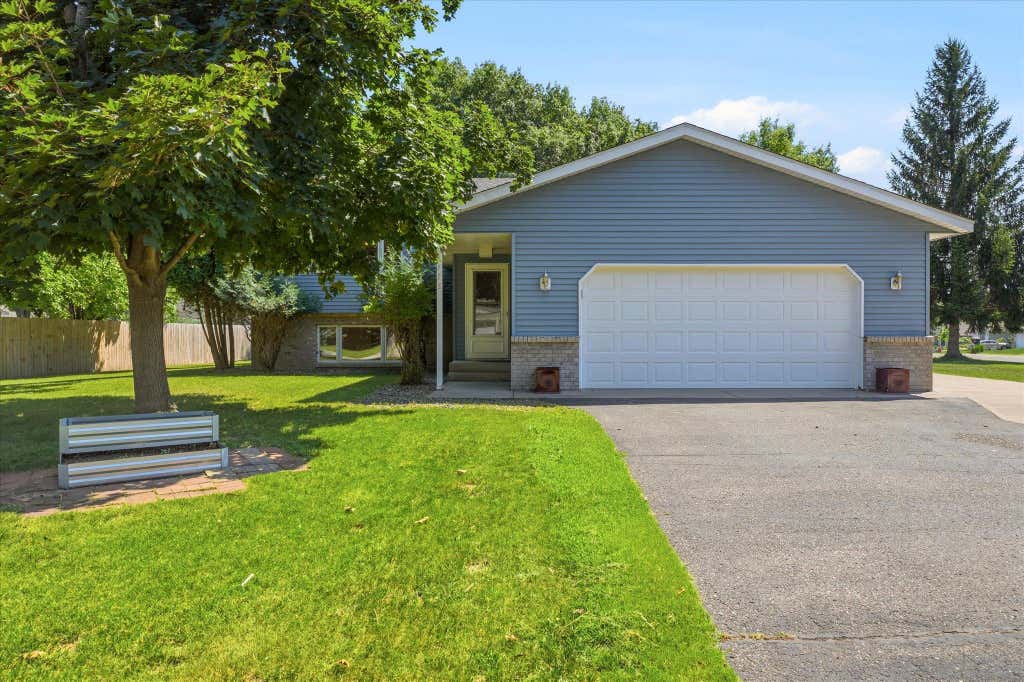 Photo of 1515 32nd Avenue SW, Cambridge, MN 55008 (MLS # 7122292)