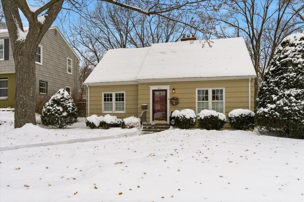 Photo of 2218 Mount View Avenue, Minneapolis, MN 55405 (MLS # 6819955)