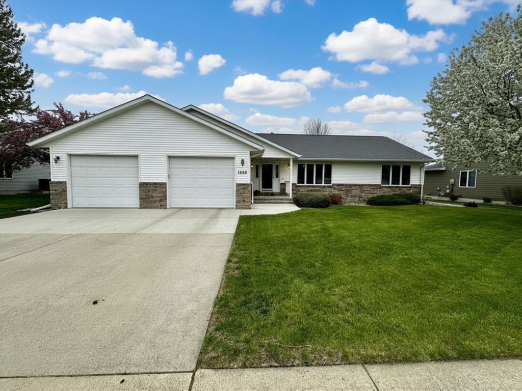 Photo of 1240 Patricia Court, Marshall, MN 56258 (MLS # 7068281)