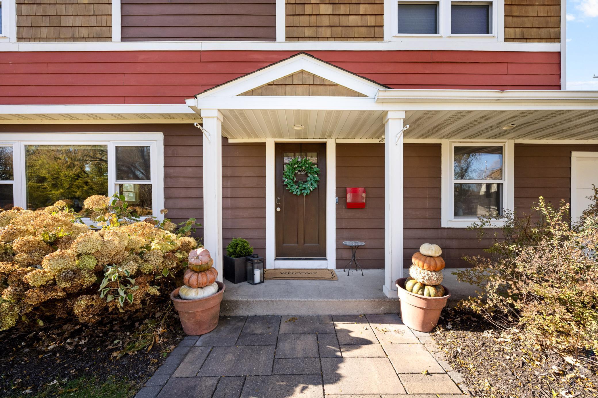 2545 Cavell Avenue N