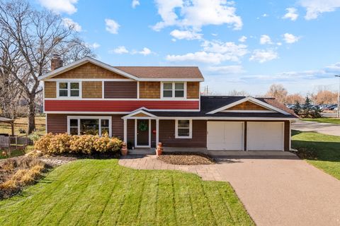 2545 Cavell Avenue N Golden Valley MN 55427