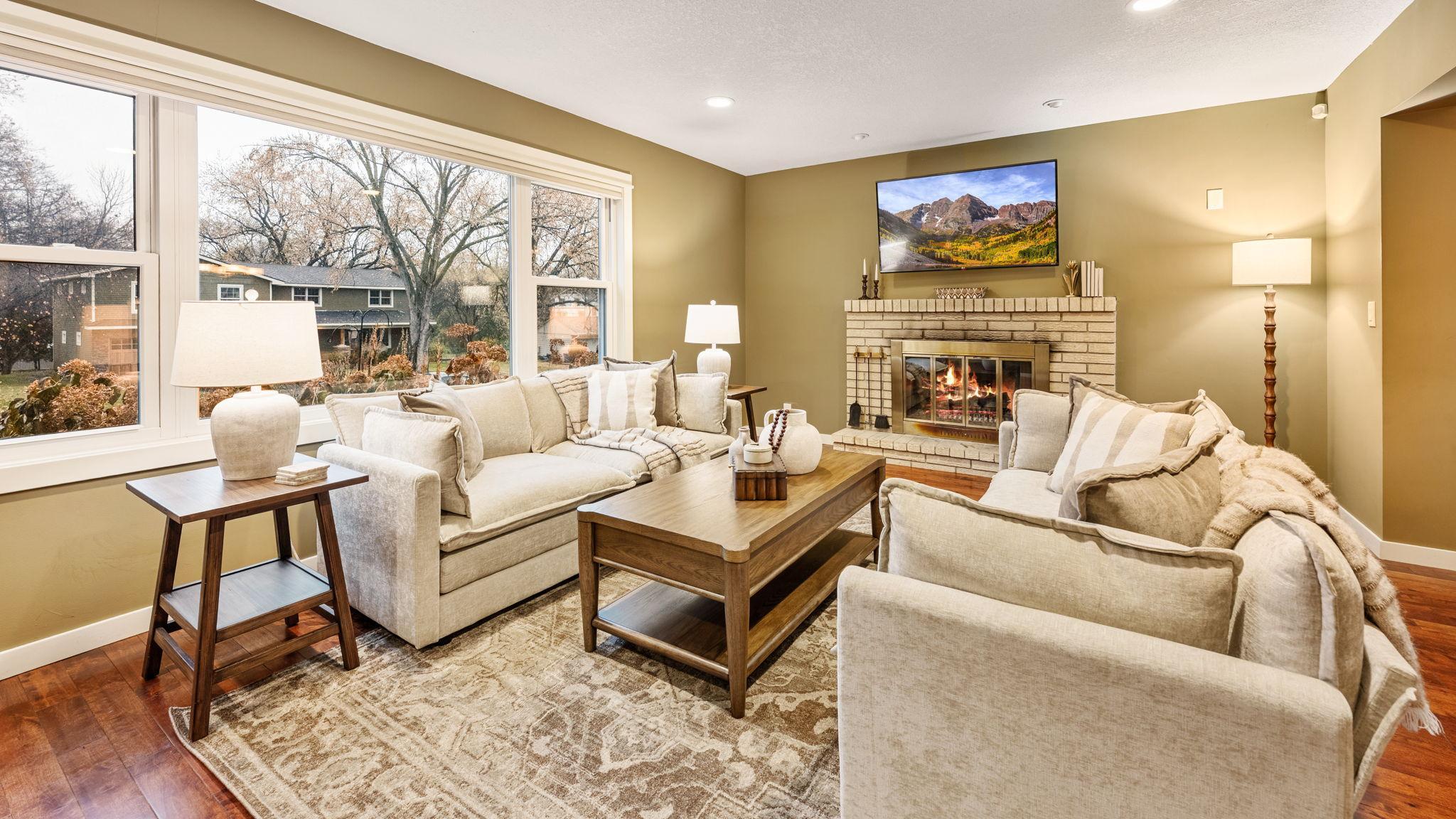 2545 Cavell Avenue N