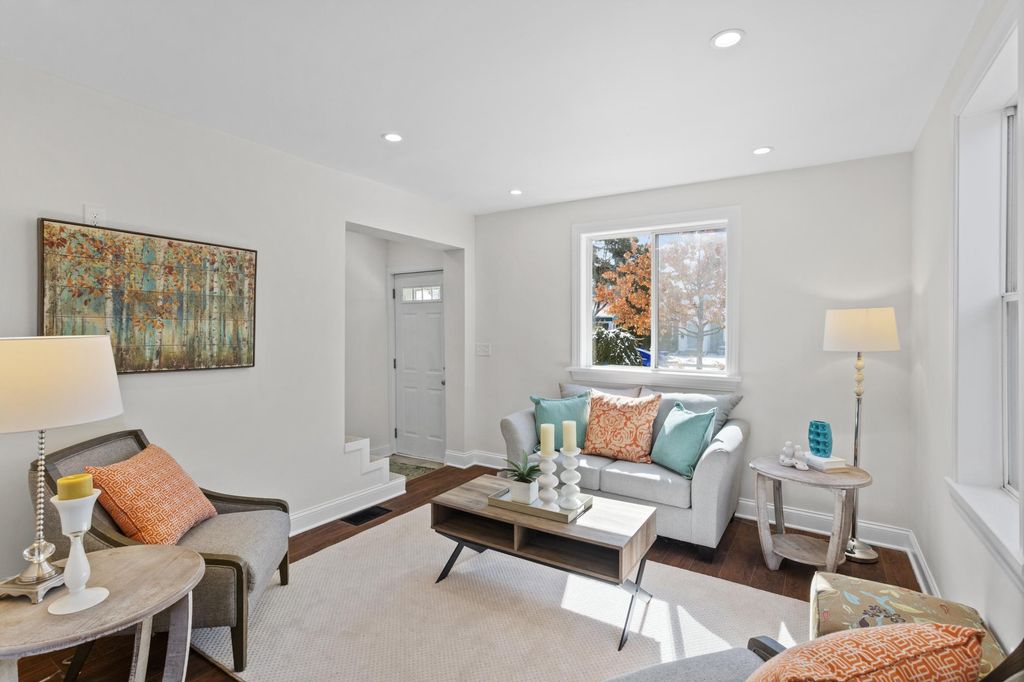 Photo of 1447 Hague Avenue, Saint Paul, MN 55104 (MLS # 7034174)