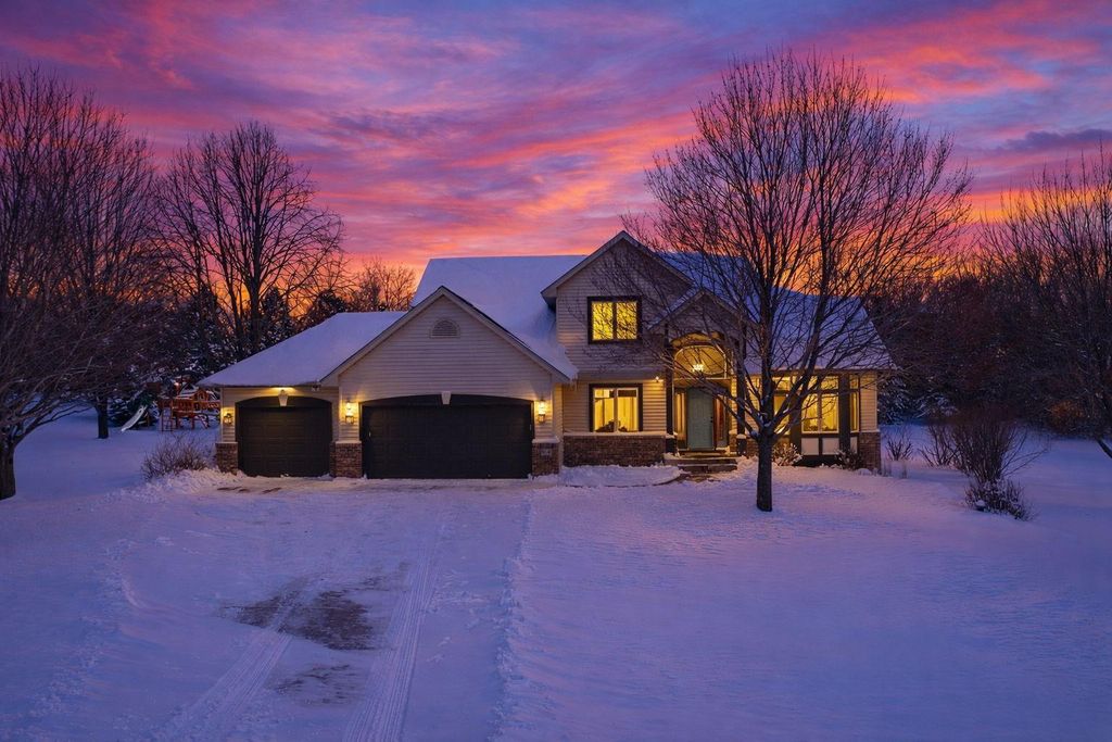 Photo of 518 Pamela Lane, Hudson, WI 54016 (MLS # 7002907)