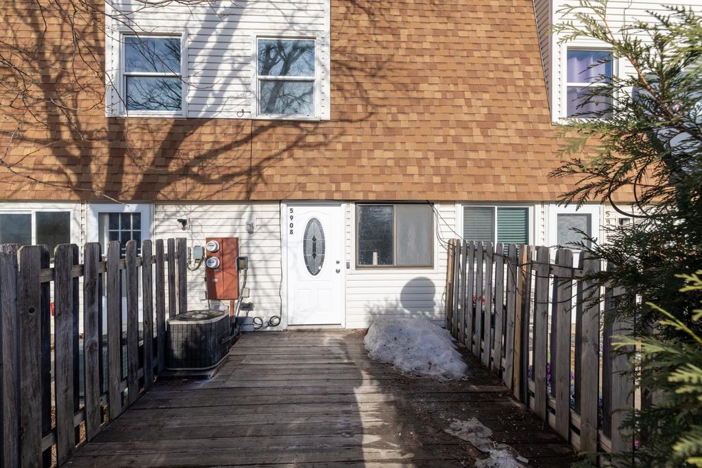 Photo of 5908 83rd Parkway N, Brooklyn Park, MN 55443 (MLS # 7020951)