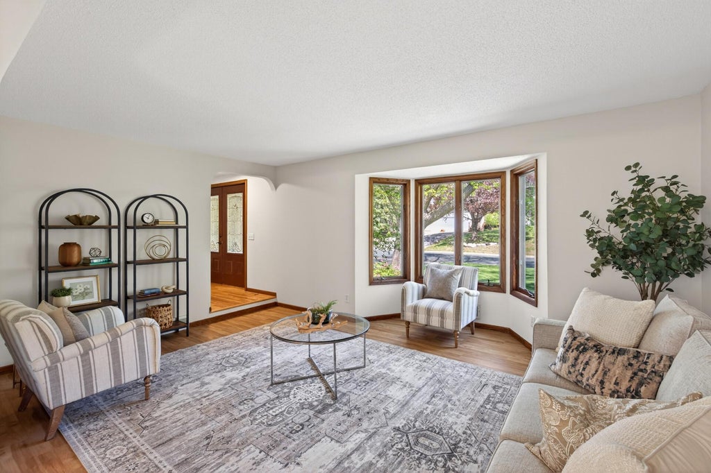 Photo of 15104 Chestnut Circle, Burnsville, MN 55306 (MLS # 7072729)