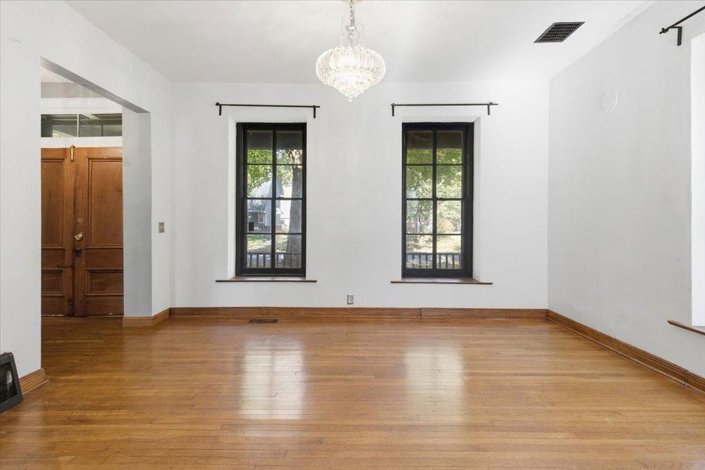 Photo of 480 Iglehart Avenue, Saint Paul, MN 55103 (MLS # 7008992)