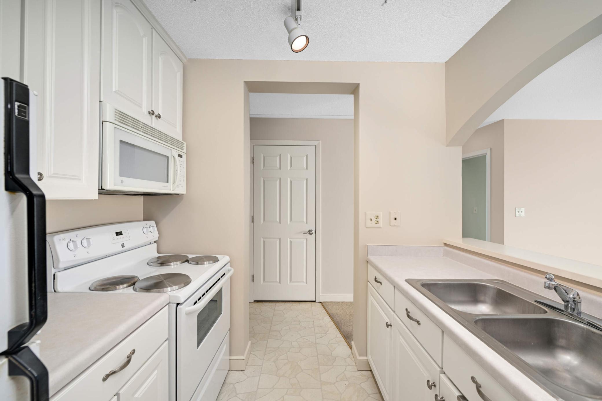 1181 Edgcumbe Road 413