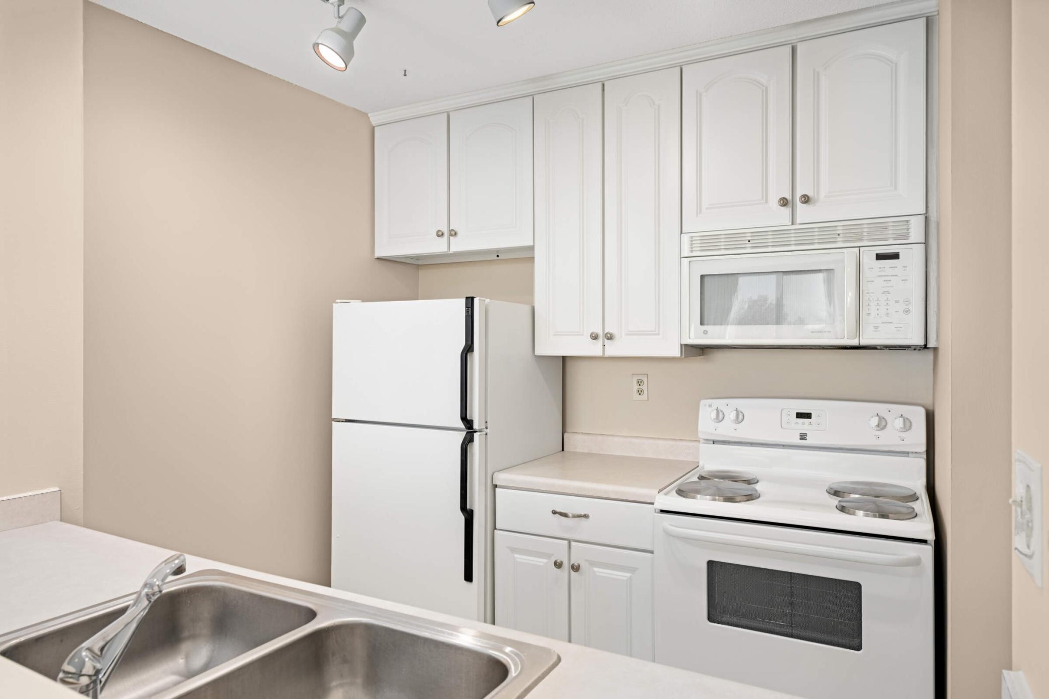 1181 Edgcumbe Road 413