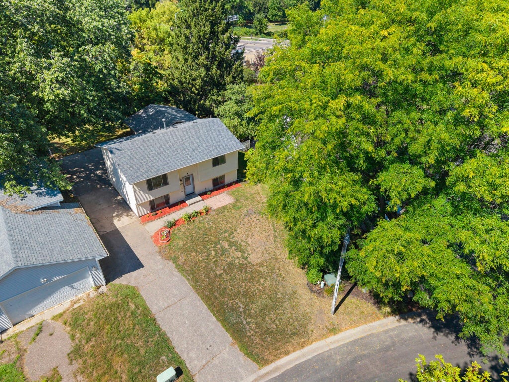 Photo of 10560 Unity Street NW, Coon Rapids, MN 55433 (MLS # 7137862)