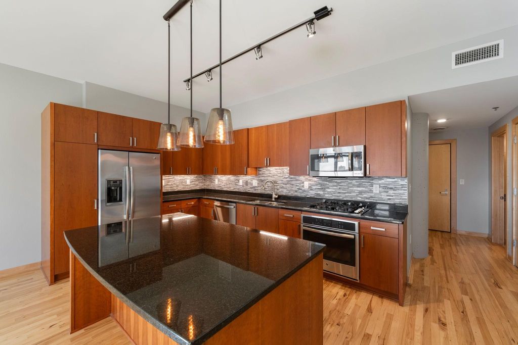 Photo of 1120 S 2nd Street #813, Minneapolis, MN 55415 (MLS # 7029137)