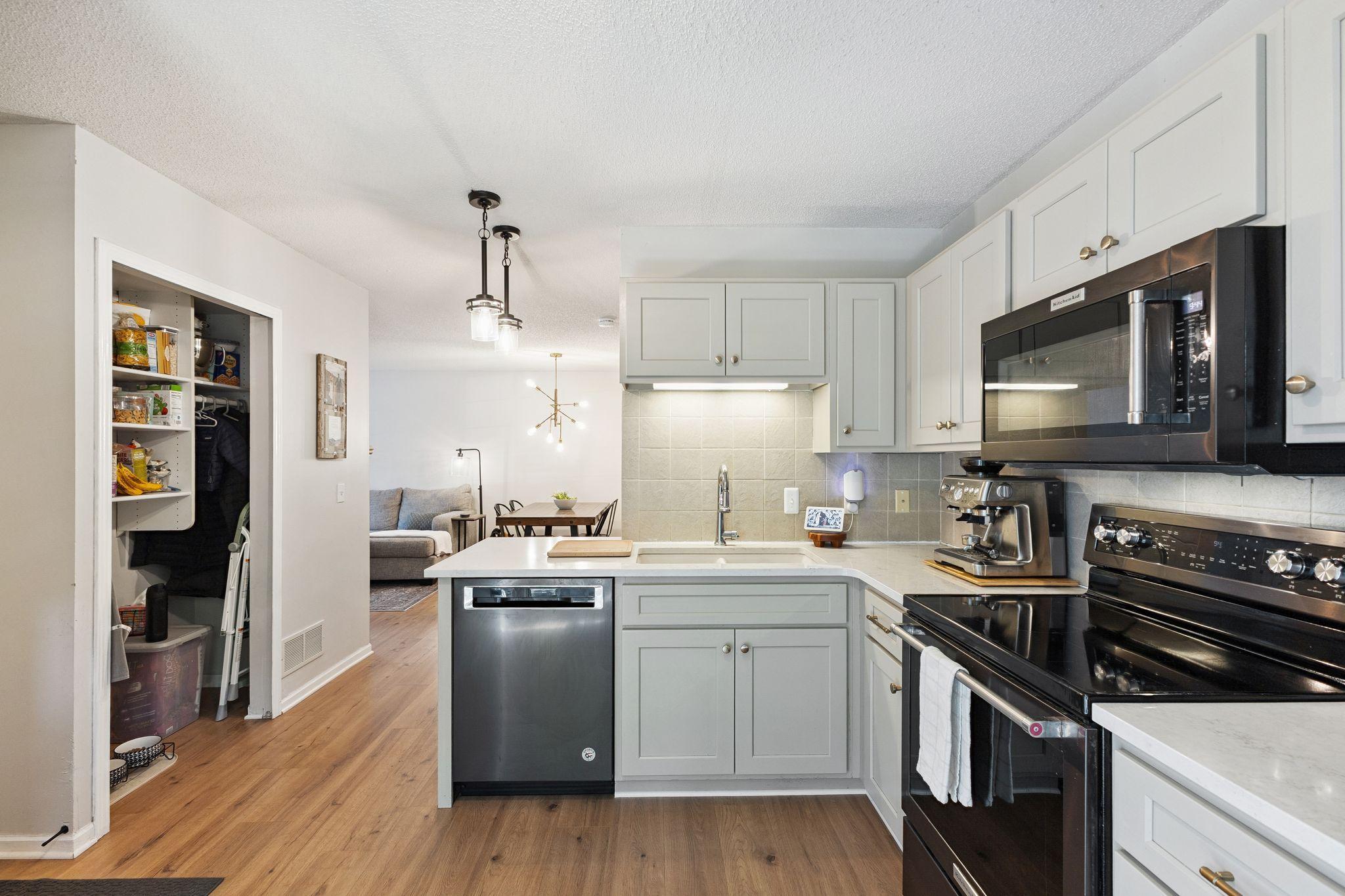 1909 Southcross Drive W 1601
