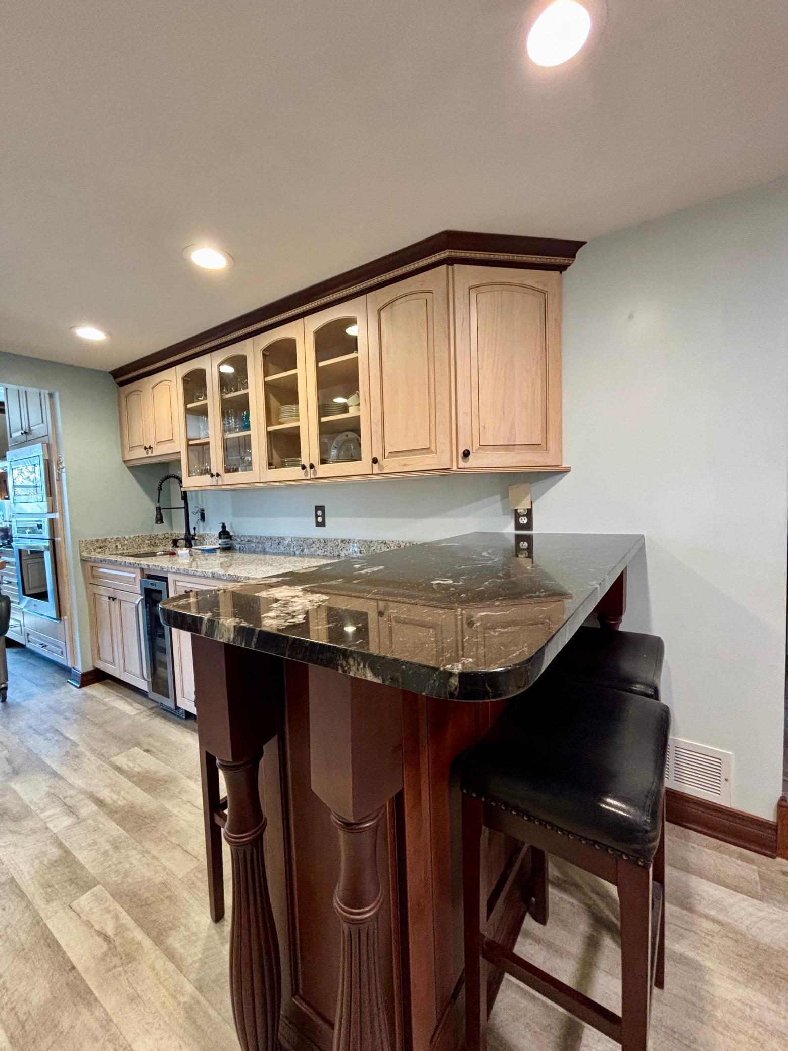 709 Riverside Drive N