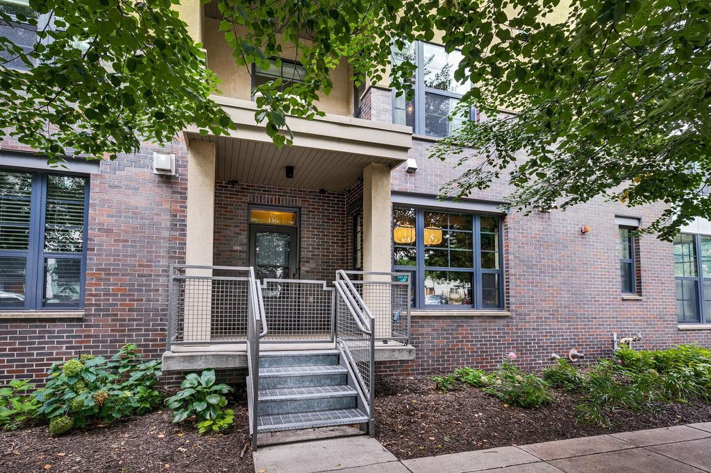 Photo of 2566 Ellis Avenue #116, Saint Paul, MN 55114 (MLS # 7010297)