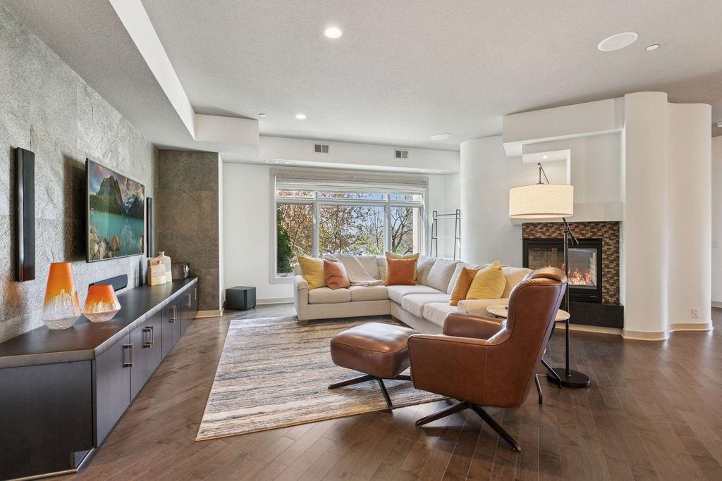 Photo of 555 Oak Ridge Place #150, Hopkins, MN 55305 (MLS # 7077325)