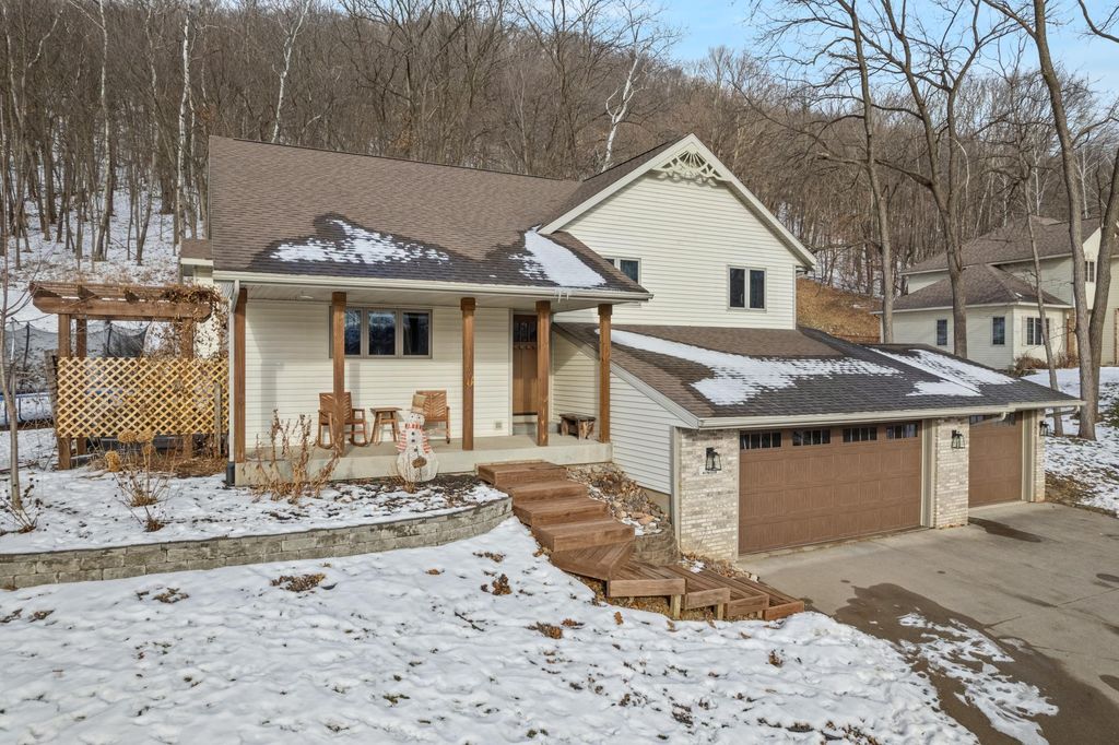 Photo of 134 Mc Intosh Road E, La Crescent, MN 55947 (MLS # 7018337)